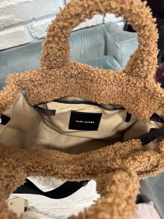 Marc Jacobs The Teddy Medium Tote Bag - Picture 5 of 5